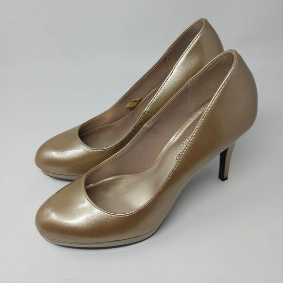 Christian Siriano for Payless Gold Heels. Size 9 - Picture 12 of 12